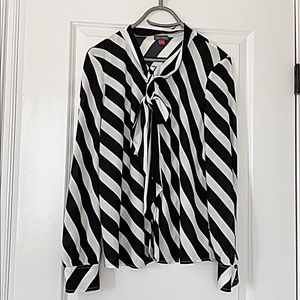 Vince Camuto blouse